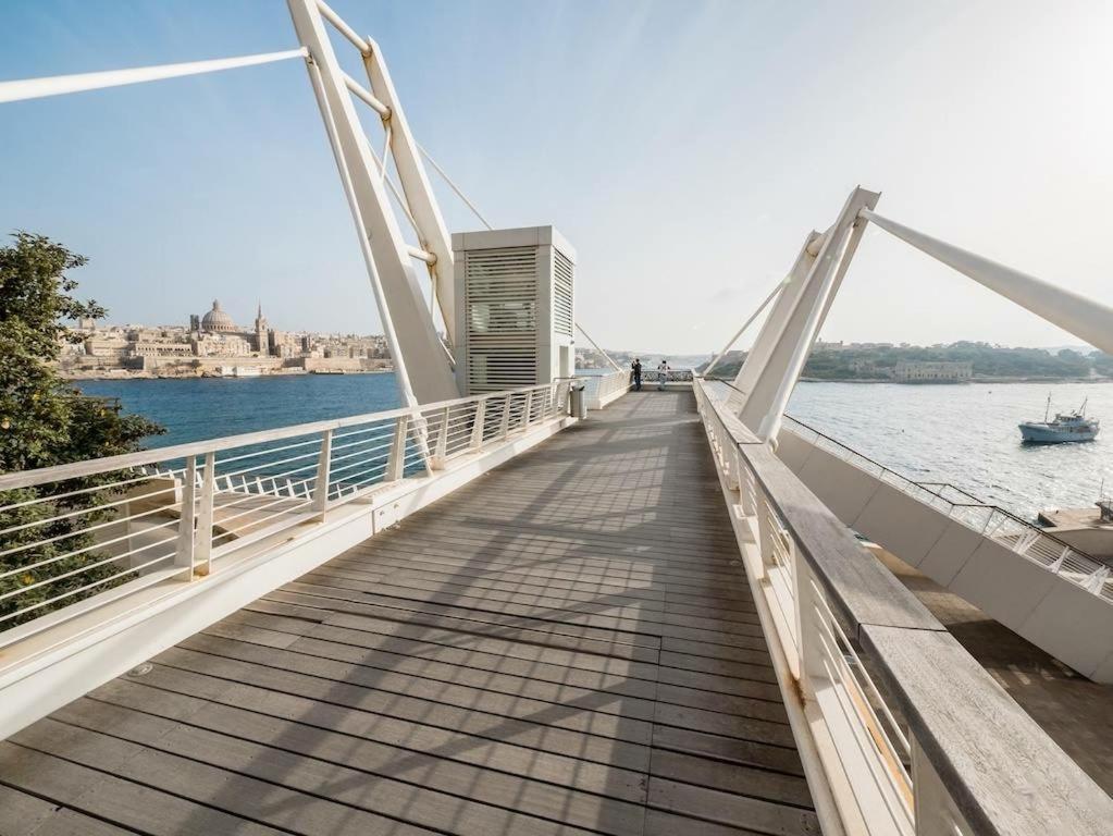 Stunning 2Br Holiday Penthouse In Central Σλιέμα Εξωτερικό φωτογραφία
